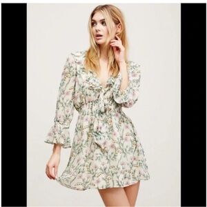 Free People - Ruffle Me Up 3/4 Sleeve
Chiffon Floral Mini Dress Size XS